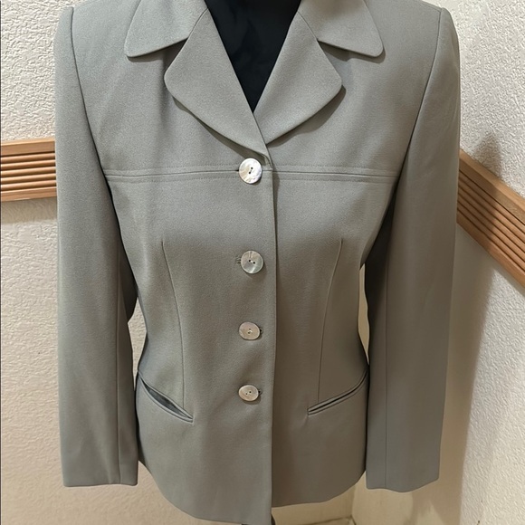 Atrium Collection Elegant Sage Green Button Down Blazer Size 4 - Picture 5 of 9